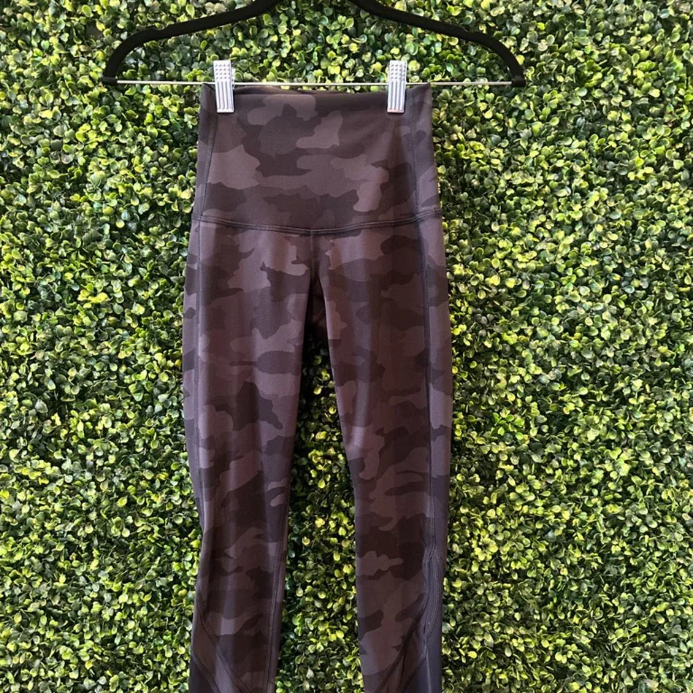 (P218) 🍋 Lululemon Fast and Free Tight Sz 2 - Picture 1 of 2